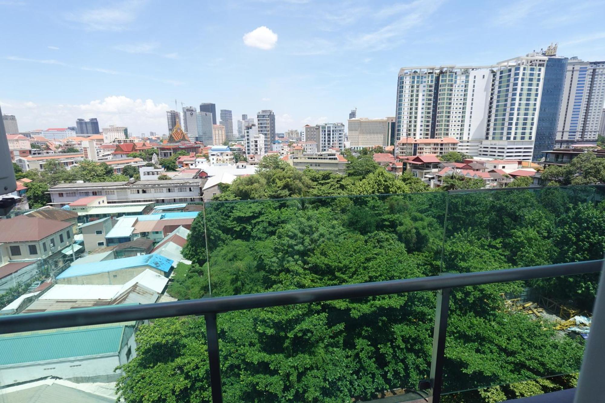 Chilchill Hotel Riverside Phnom Penh Exterior photo